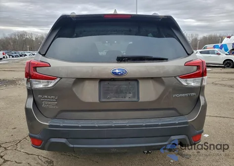 2021 Subaru Forester Premium z USA, uszkodzony, nr VIN JF2SKAFC7MH479729